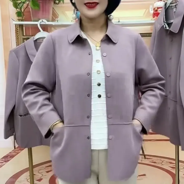 秋款百搭双兜中老年妈妈装2025新款宽松休闲时尚纽扣开衫女装外套
