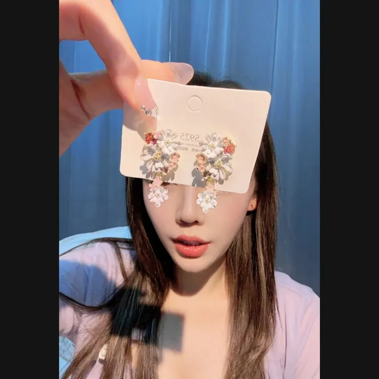 合金亚克力耳饰 法式甜美风彩色多簇雏菊耳钉小众设计文艺风少女