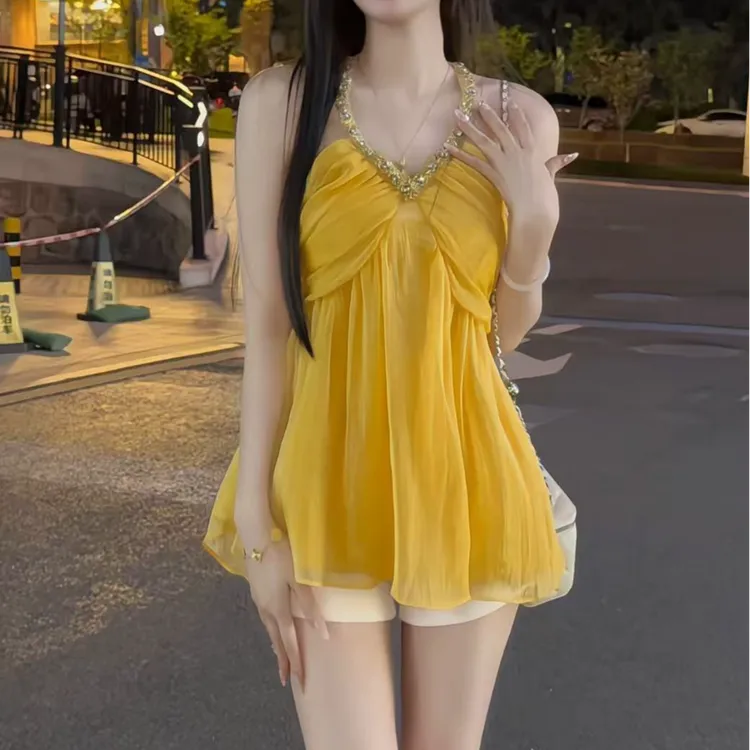 夏季新款烫钻挂脖连衣裙修身显瘦设计感露背短款a字裙搭包臀短裤