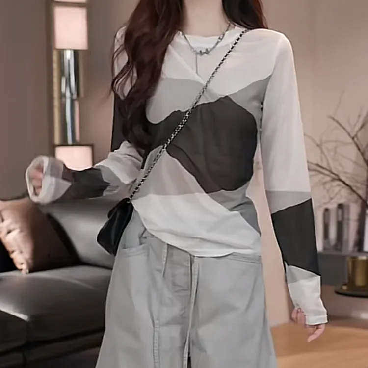 设计感洋气时尚薄款百搭长袖女2025夏季新款显瘦圆领通勤防晒上衣