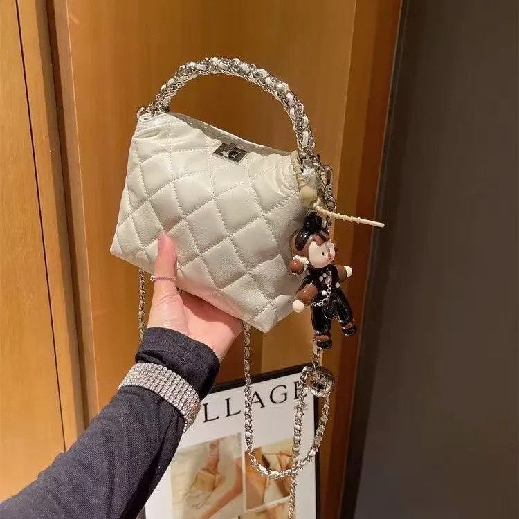手提链条2025新款时尚百搭小众设计高级感菱格链条包单肩斜挎包女