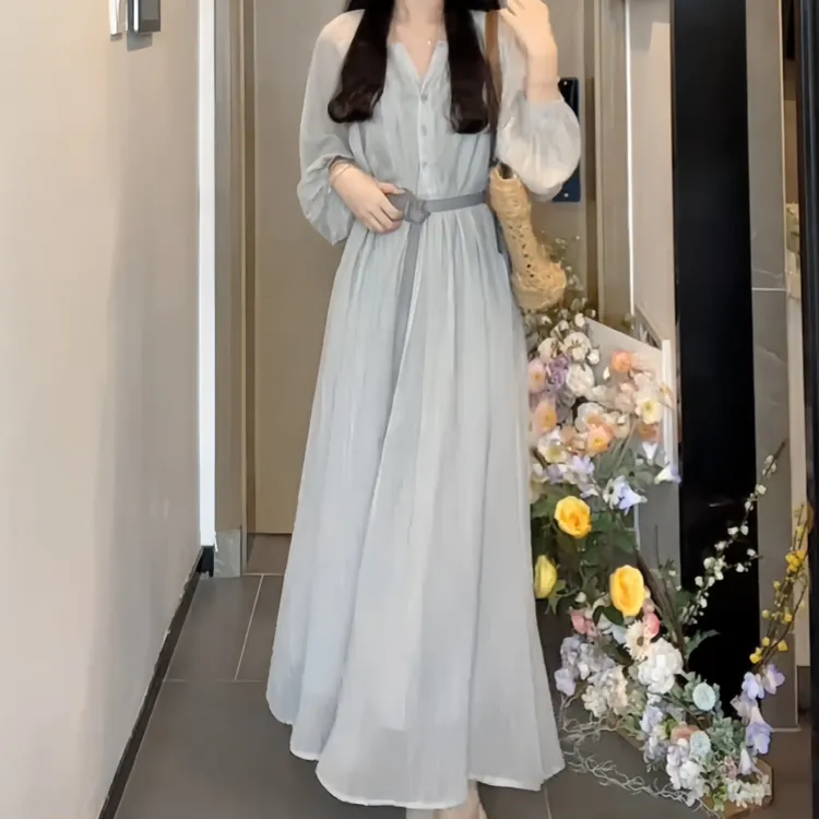 法式温柔风长袖连衣裙子女早秋新款气质收腰显瘦遮肉肉系扣长裙子