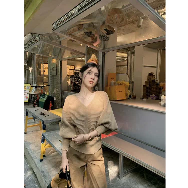 温柔风V领蝙蝠袖针织衫女秋季独特漂亮超好看收腰打底衫上衣