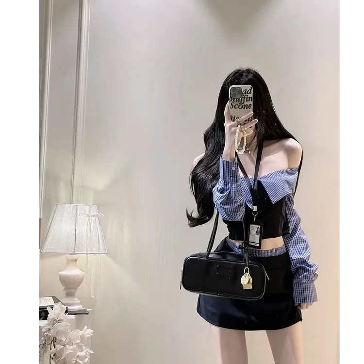 蓝调时刻 早秋新款一字肩条纹拼接显瘦修身上衣辣妹半裙显瘦套装