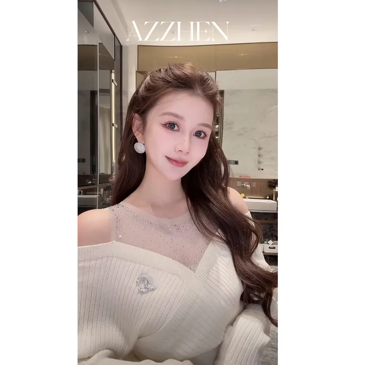 AZZHEN【星河叙意】设计感交叉领网纱烫钻修身显瘦针织衫打底上衣