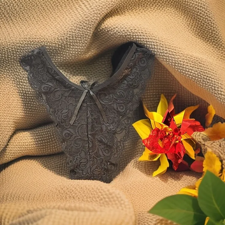 6时尚百搭日系简约气质优雅女士内裤黑色网红薄款蕾丝舒适无痕