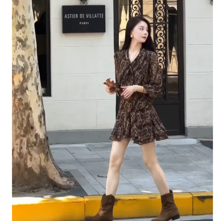 法式复古对话连衣裙女2025早秋新款设计感小众收腰气质短裙