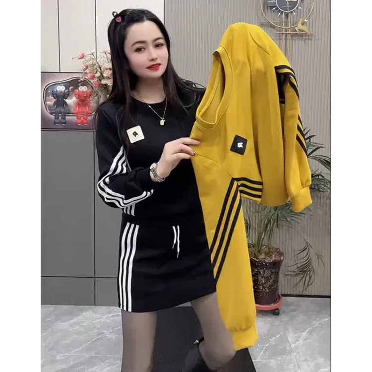 秋冬季新款圆领休闲时尚百搭显瘦休闲卫衣短裙两件套（上衣+短裙）