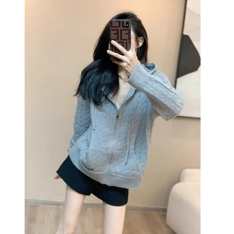 Leathercat毛衣外套女早秋款设计感小众宽松连帽短款针织开衫上衣