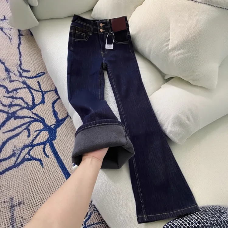 拉夏贝尔高腰加绒微喇牛仔裤女2025秋冬新款小个子显瘦修身马蹄裤