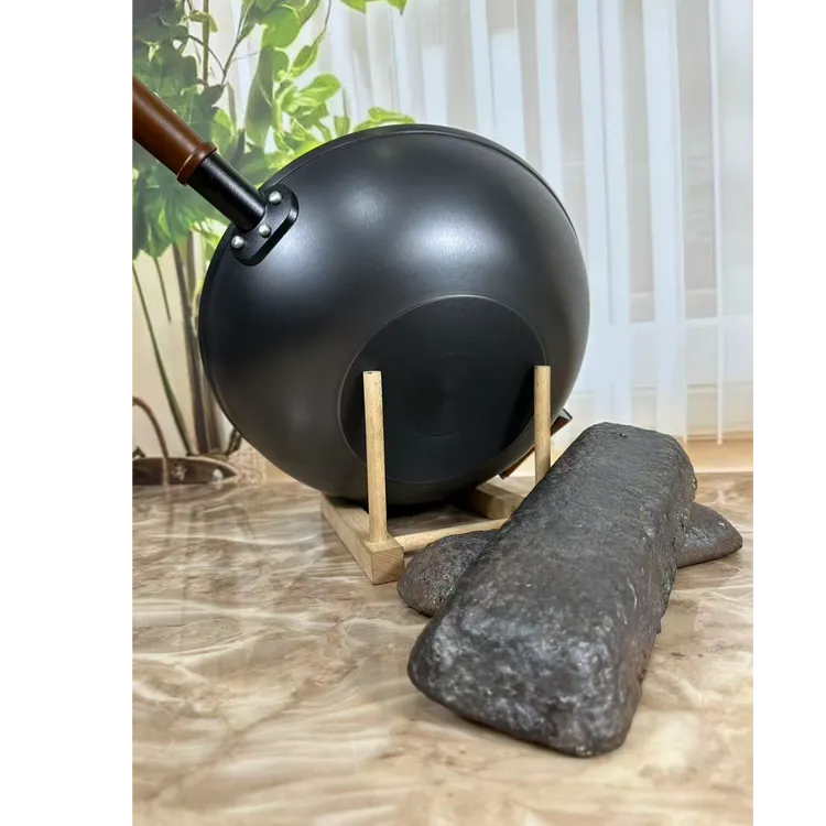 【厂家直发】无涂层铸铁锅炒菜锅平底炒锅炒菜底部加厚通用款