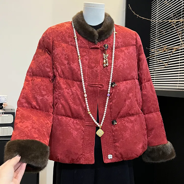 妈妈装新中式国风毛领羽绒服冬季新款2025盘扣保暖喜婆婆红色外套