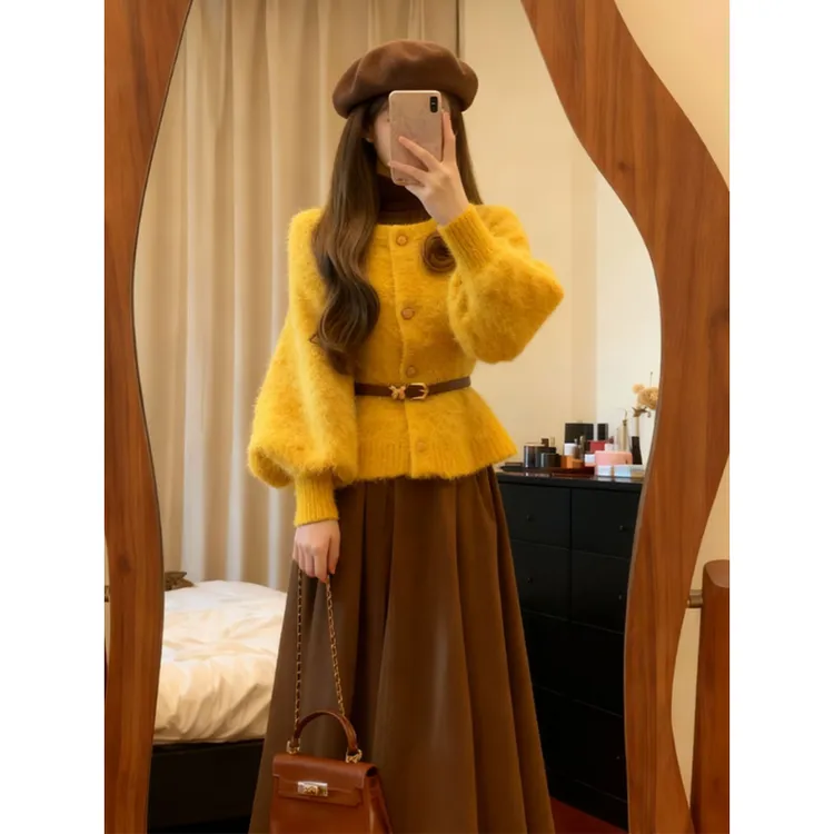 冬季一整套穿搭高级感小香风千金黄色针织毛衣大女主气场套装裙子