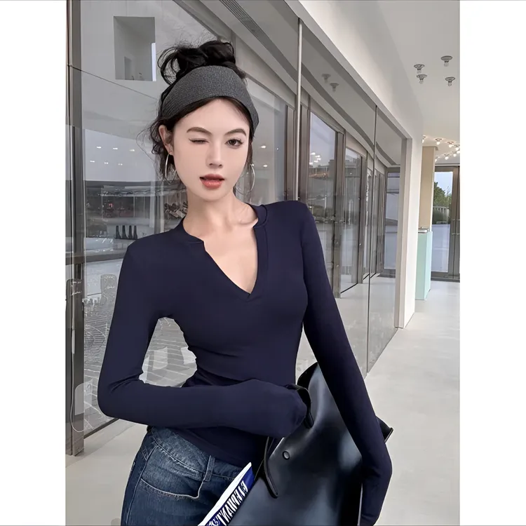 2025红色复古V领长袖正肩T恤女秋冬气质收腰修身打底衫低领上衣