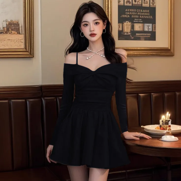 2025早秋新款一字肩吊带长袖连衣裙气质优雅绝美a字裙设计感裙子