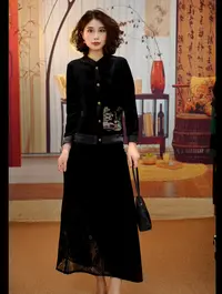西湖美景重工绣花排扣丝绒开衫