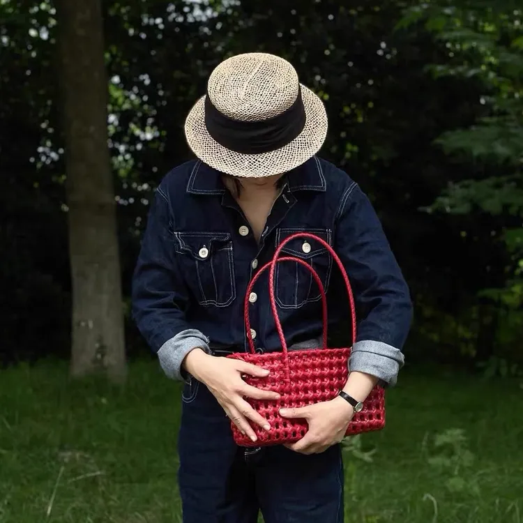 2025新款大容量女士单肩包女士手提包洗澡防水镂空篮子夏季托特包