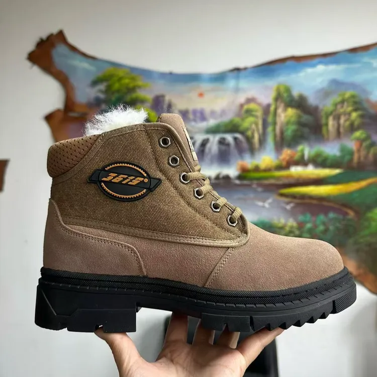 东北保暖雪地靴防滑毛靴时尚雪地靴户外棉靴加绒男靴保暖男鞋棉鞋