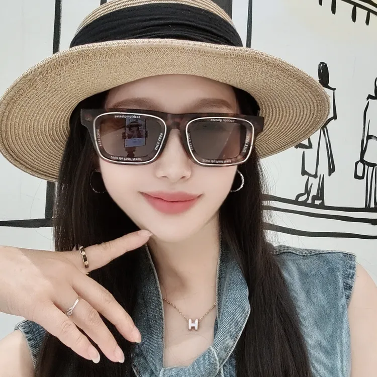 新款韩版时尚豹纹框墨镜女网红旅游拍照遮阳潮方圆脸素颜太阳镜