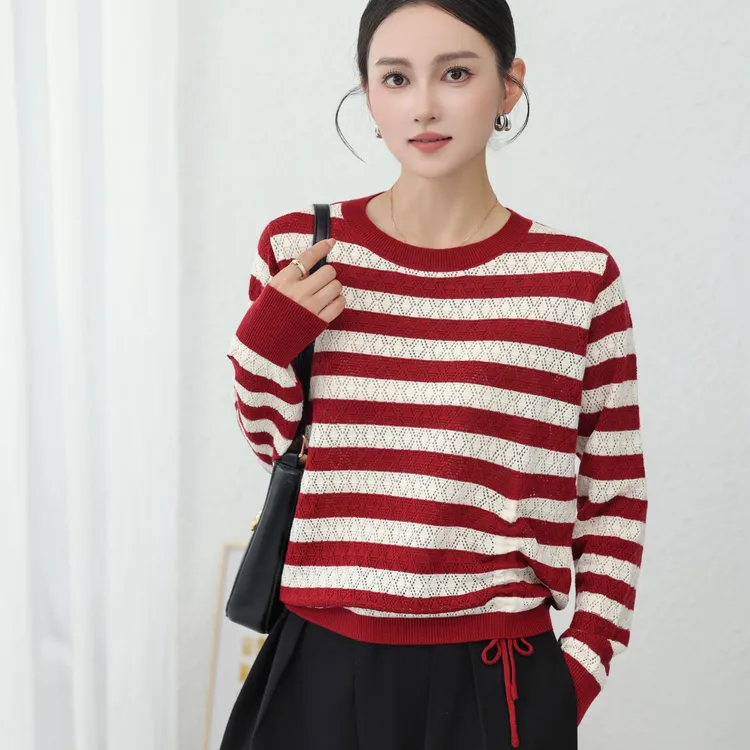 2025秋季镂空小圆领上衣