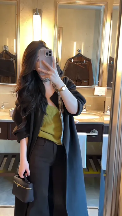 2025秋季新款韩系气质高级感长款外套绿色吊带针织背心裤子半身裙