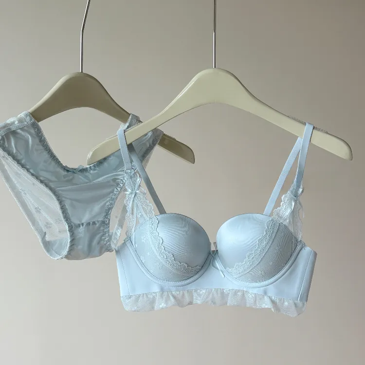 维多利亚法式纯欲蕾丝内衣女半杯聚拢小胸显大性感文胸套装收副乳