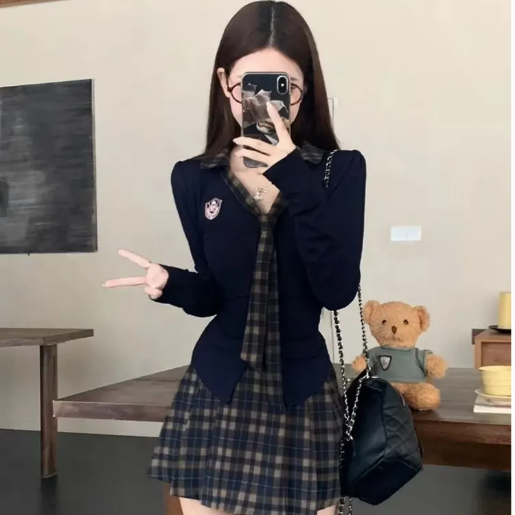 一整套氛围感春季穿搭2025新款时尚修身上衣格纹半裙减龄套装3009