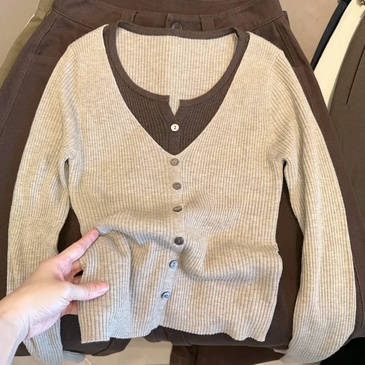 长袖显瘦针织假两件2026年新款设计感双层单排扣上衣开衫H9-35