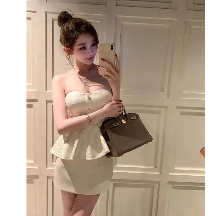 【卢浮宫私宴】法式轻奢贵气浮雕收腰蓬蓬抹胸上衣配显瘦高腰半身裙