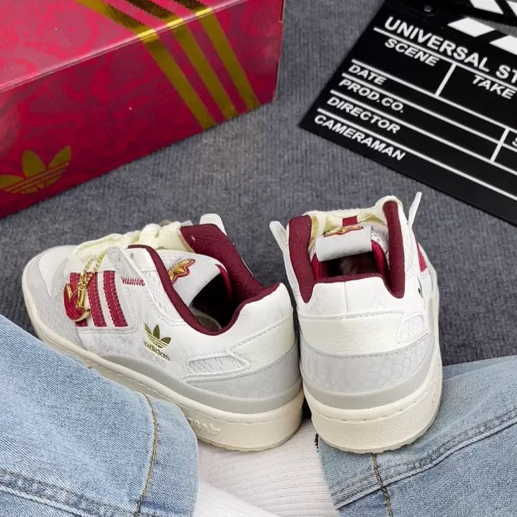 阿迪达斯三叶草蛇年限定红色板鞋男女鞋新年款休闲运动鞋JP9969 