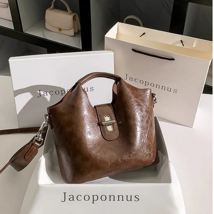 【雅各邦】雅丹真皮水桶包2025新轻奢高潮流百搭小拎包斜挎