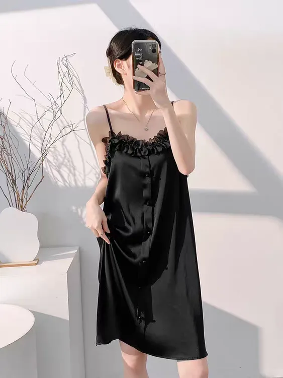性感中长款青年女性吊带夏季睡裙宽松薄款带胸垫法式网红气质大码