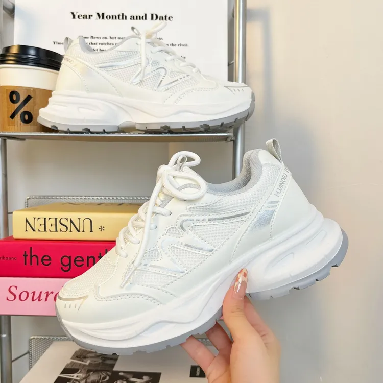 环球轻奢透气轻便老爹鞋女款2025新款厚底时尚潮流鞋休闲运动鞋