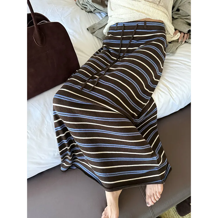 宽松慵懒撞色条纹针织半身裙女秋季新款高腰抽绳显瘦直筒长裙