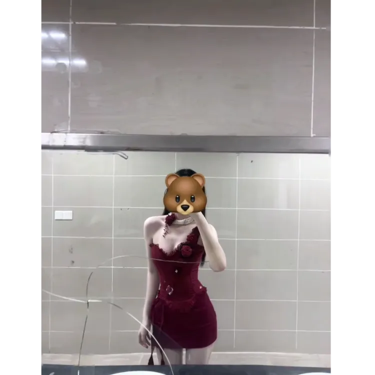 纯欲性感花朵蕾丝鱼骨收腰抹胸上衣女红色玫瑰显瘦短裙两件套装