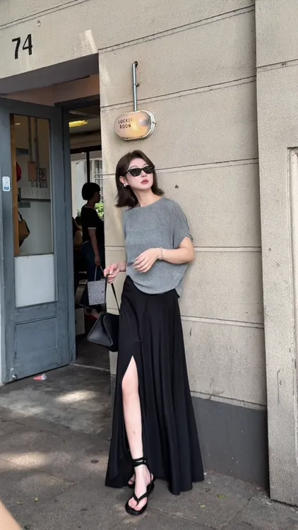 2025夏季宽松慵懒设计感休闲百搭灰色T恤上衣女高腰开叉半身裙