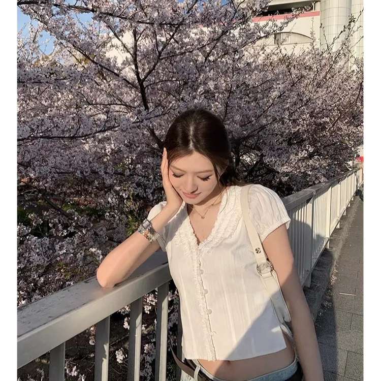 Like珍珍妮 全棉手工花边小衫女V领泡泡袖衬衣夏季