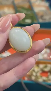 和田玉18K金镶嵌吊坠(不含链)俄芭莎鸽子蛋