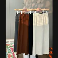 法式极简秋冬新款高品质弹力收腰瘦遮肉垂坠纯色气质针织半身裙