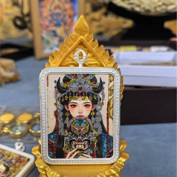  手绘加彩金唐卡纯铜嘎乌盒吊坠扎基拉姆前世今生手工矿物质