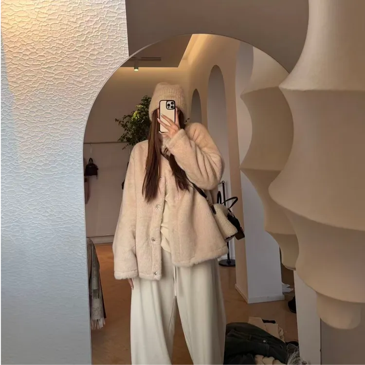 【瘦瘦】乖乖小熊-大码暗扣立领环保草草毛气质加厚外套S02168