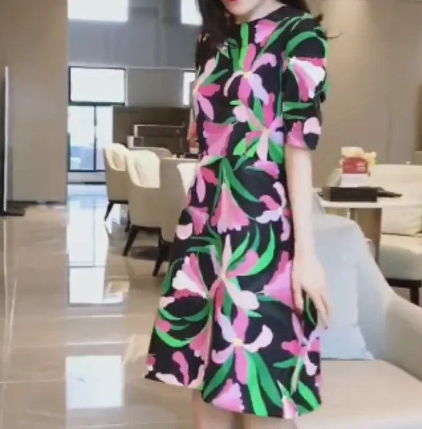 2024春季新款时尚女装网红潮流韩版洋气印花连衣裙知足