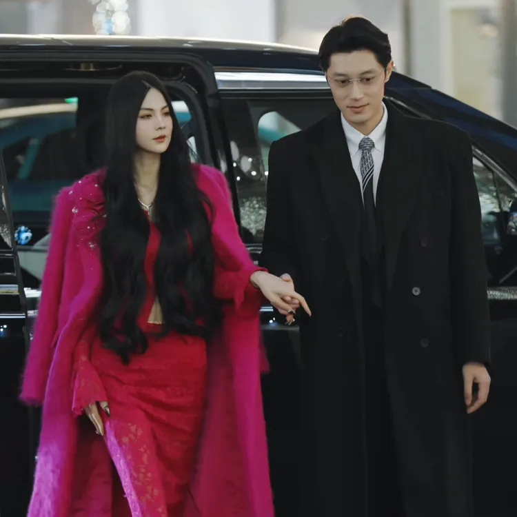 魏元高定/玫红色高定重工法绣纯色长款羊绒大衣-1113