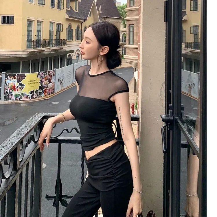 圆领拼接短袖修身型T恤气质包臀修身夏季挂脖显瘦辣妹时尚小众