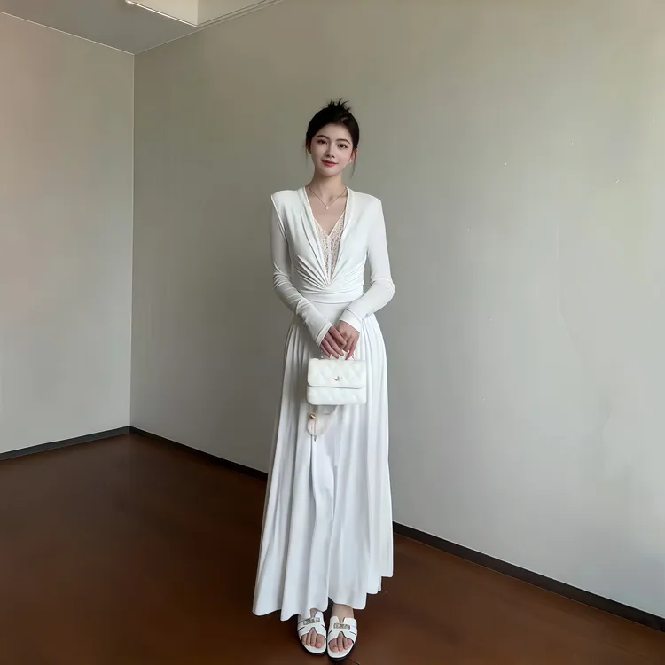运补6-8 秋季原创设计感新款连衣裙高级感蕾丝气质礼服V领长裙子
