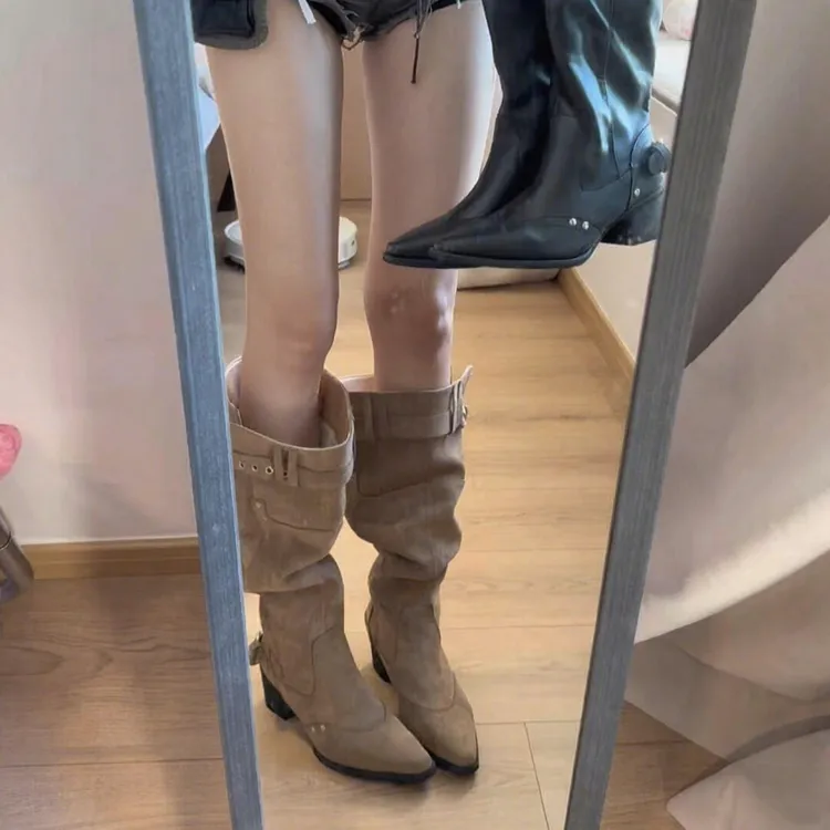 美拉德复古尖头粗跟长筒靴女2025新款秋季百搭显瘦皮带扣堆堆靴子