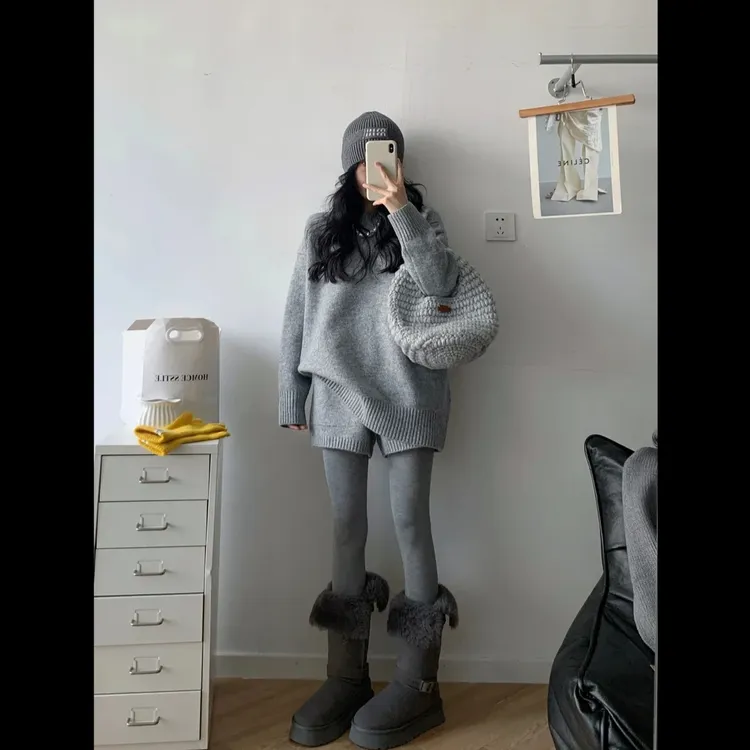 时尚套装灰色宽松休闲毛衣针织衫女秋季新款高级感休闲短裤两件套