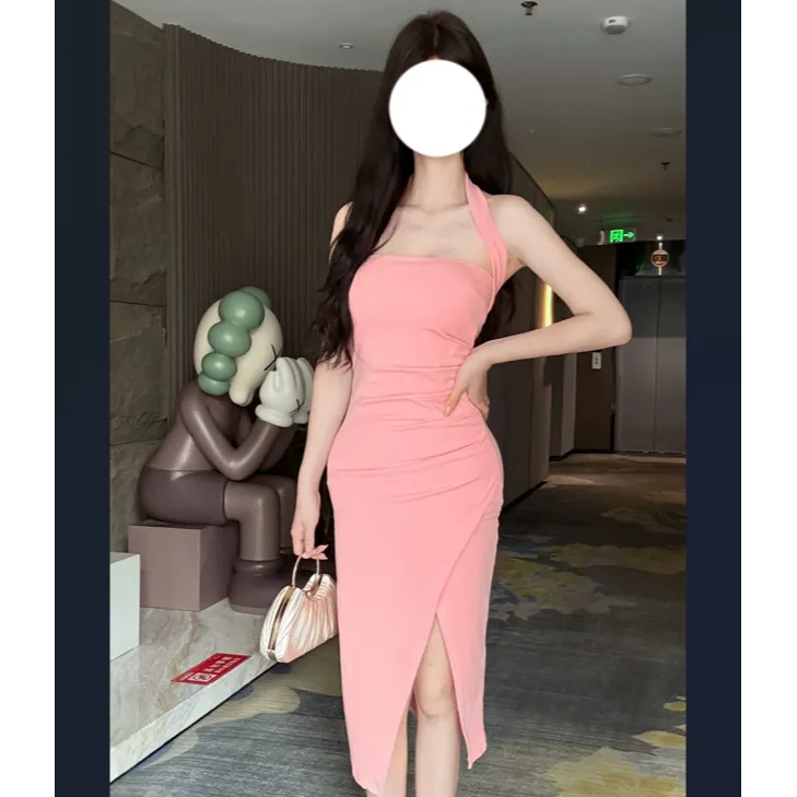 纯欲风挂脖连衣裙修身气质显瘦性感包臀辣妹短裙爆款后妈裙开叉