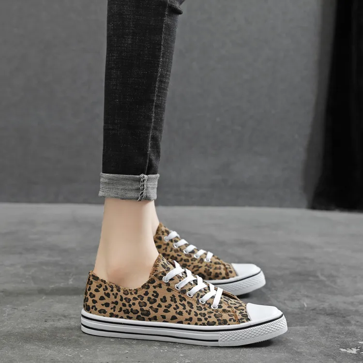 春季新款豹纹帆布鞋女大码百搭学生韩版系带平底低帮板鞋潮鞋红色