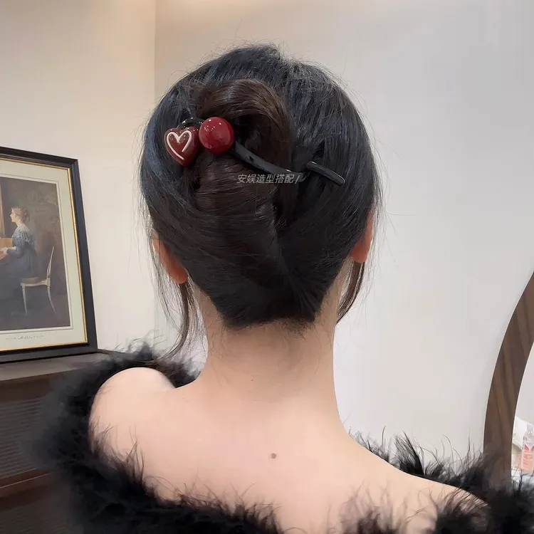 安哥拉红色爱心抓夹女后脑勺盘发扭扭夹气质一字夹高级感夹子头饰